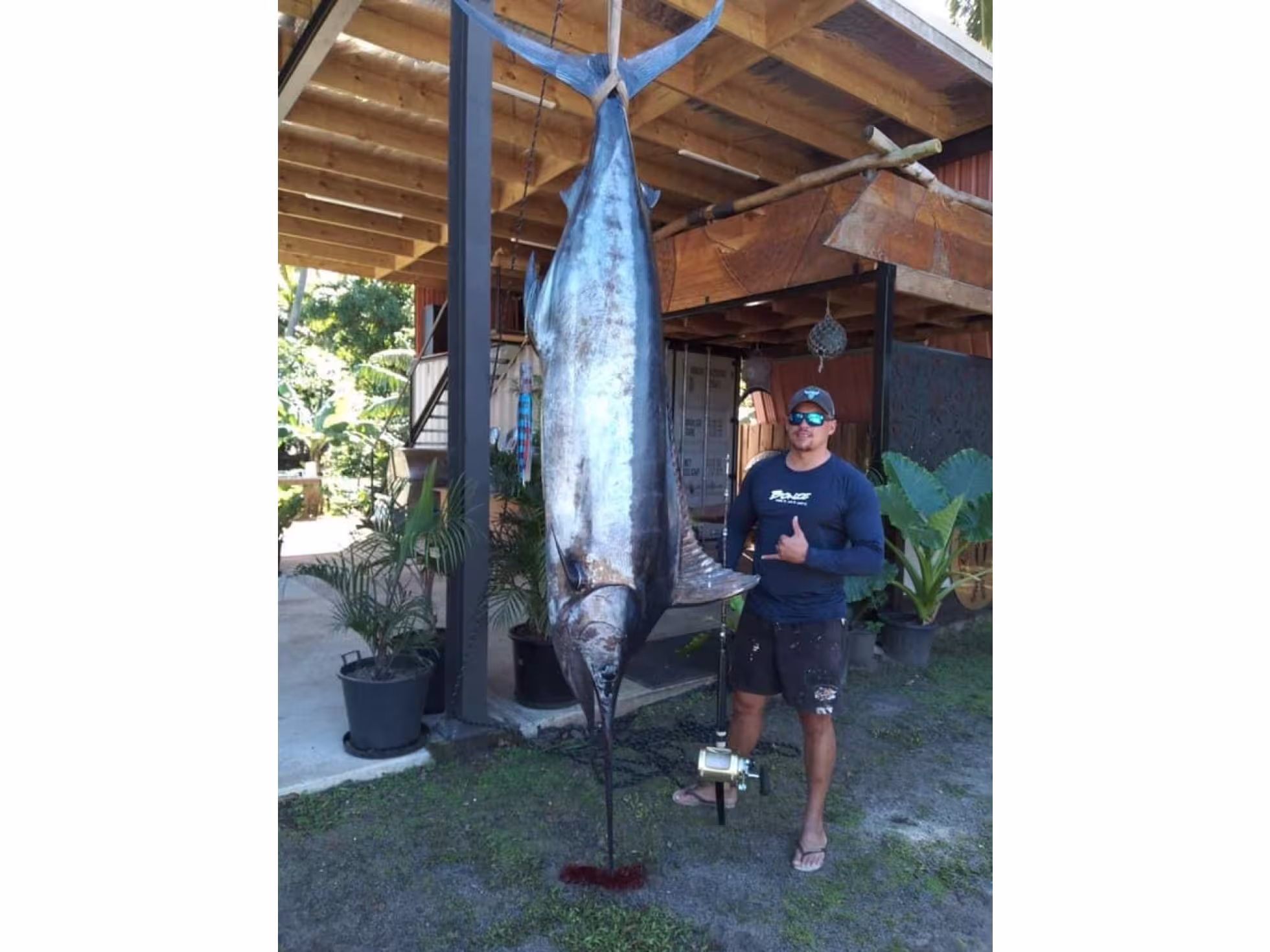 RARO FISHING CHARTERS 