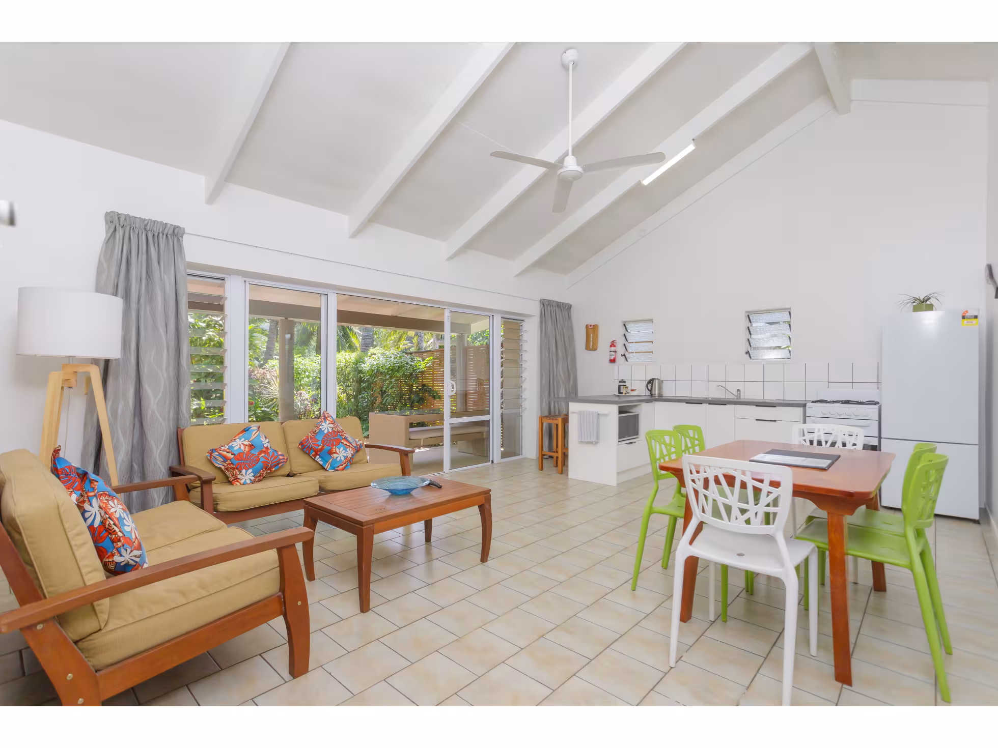 Unit 5 Kitchen/Lounge