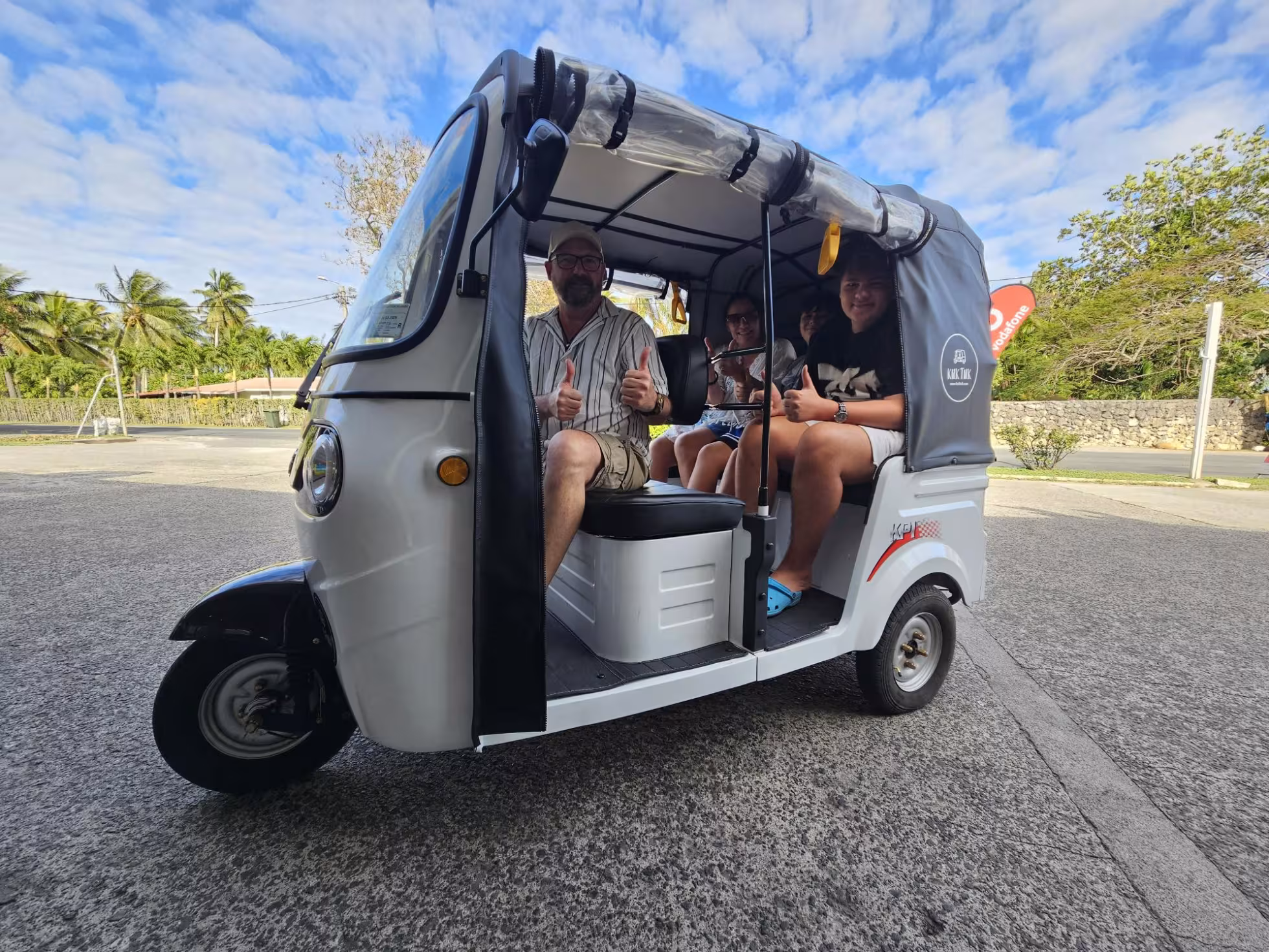 Kuk Tuk Guests