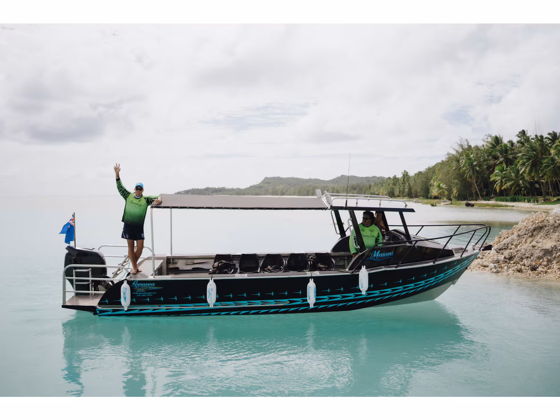The boat in the lagoon